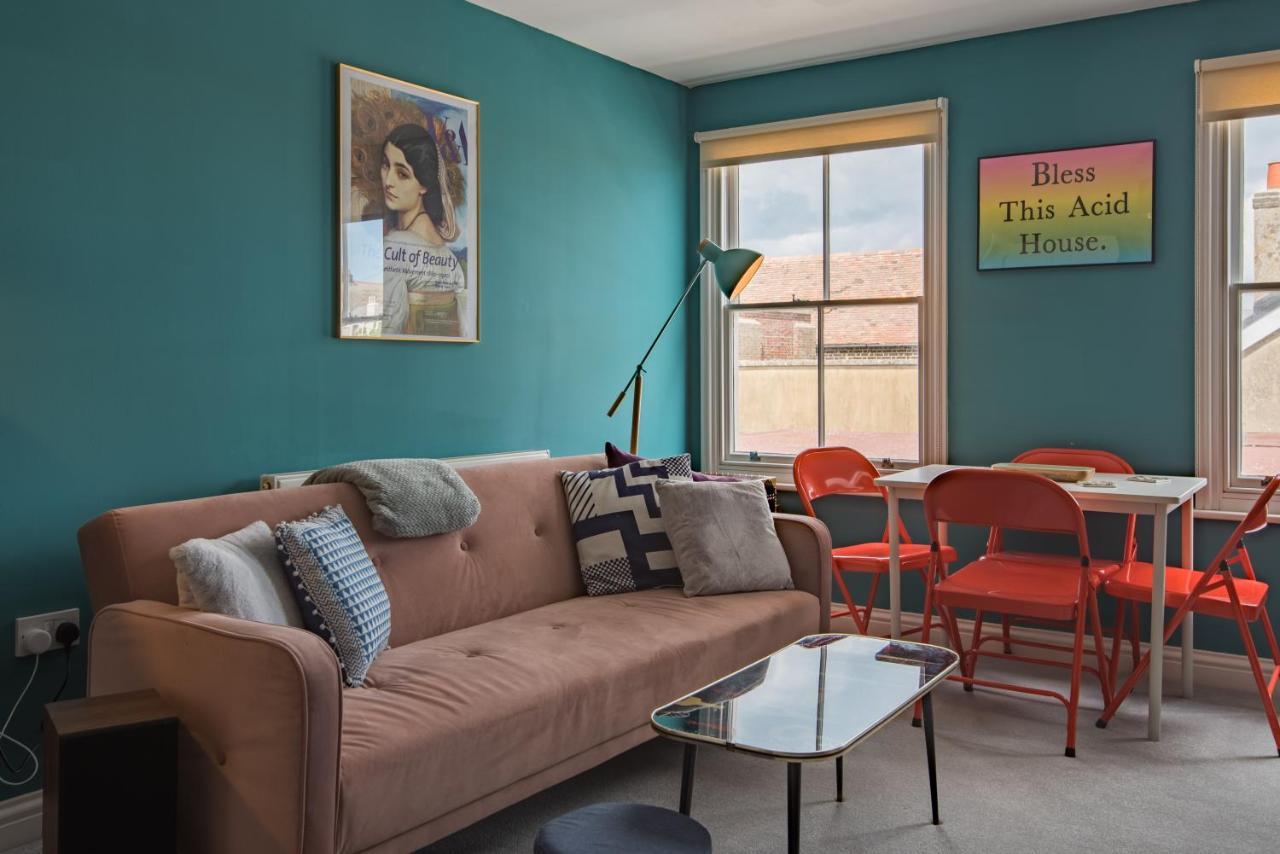 Blackhorse Loft - Spacious Apartment By The Sea ディール エクステリア 写真