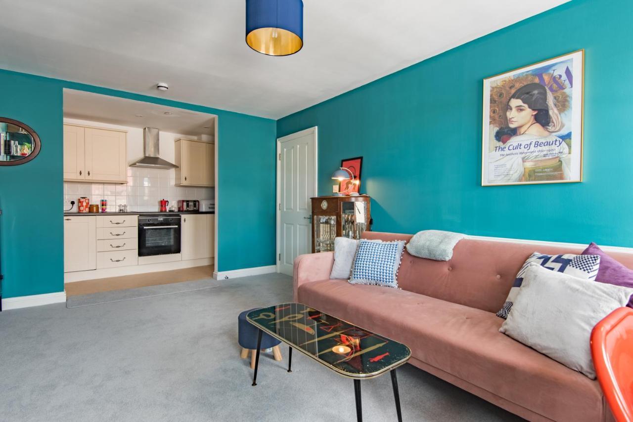 Blackhorse Loft - Spacious Apartment By The Sea ディール エクステリア 写真