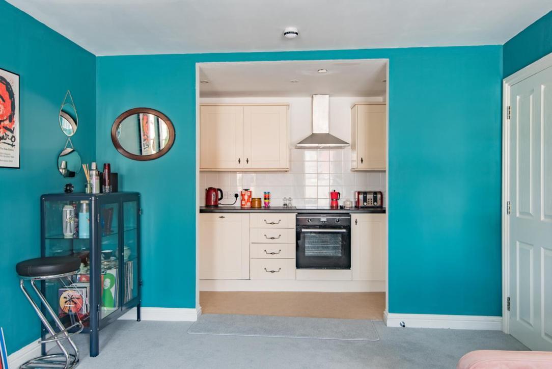 Blackhorse Loft - Spacious Apartment By The Sea ディール エクステリア 写真