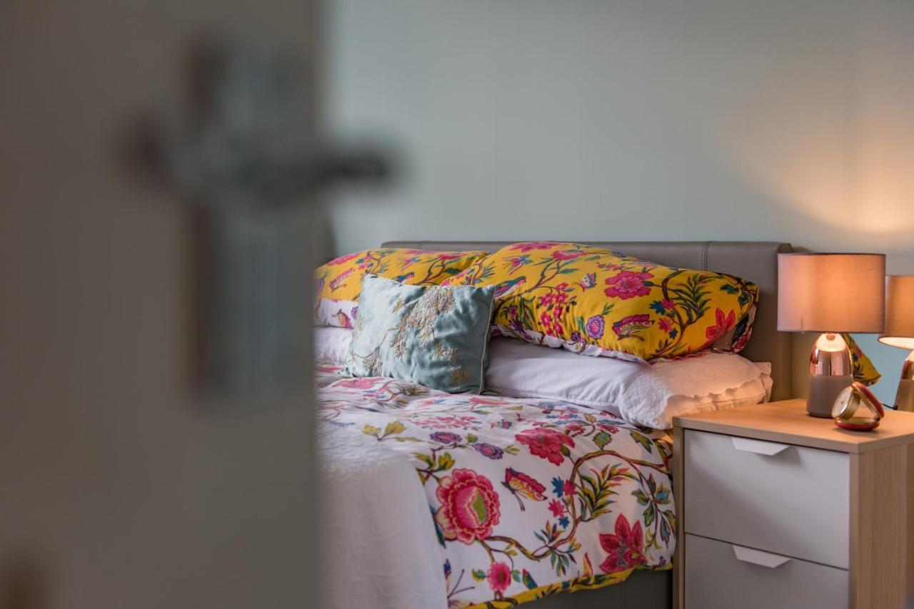 Blackhorse Loft - Spacious Apartment By The Sea ディール エクステリア 写真