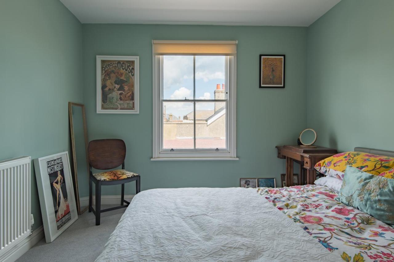 Blackhorse Loft - Spacious Apartment By The Sea ディール エクステリア 写真